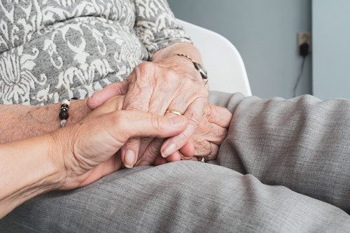 L'impatto delle vaccinazioni di routine sul rischio di malattia di Alzheimer negli anziani